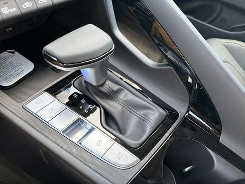 New 2026 Hyundai Elantra Limited FWD image 33
