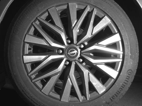 Used 2025 Nissan Altima 2.5 SV FWD image 14