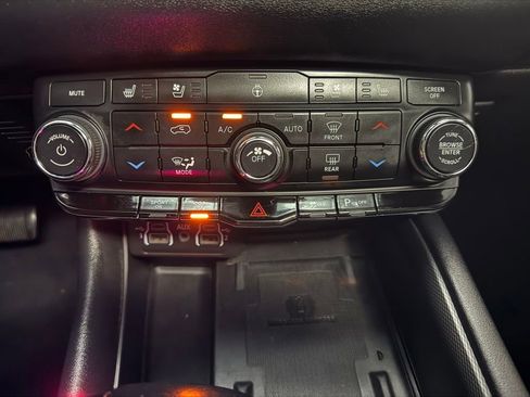 Used 2021 Dodge Durango R/T w/ Premium Interior Group image 23