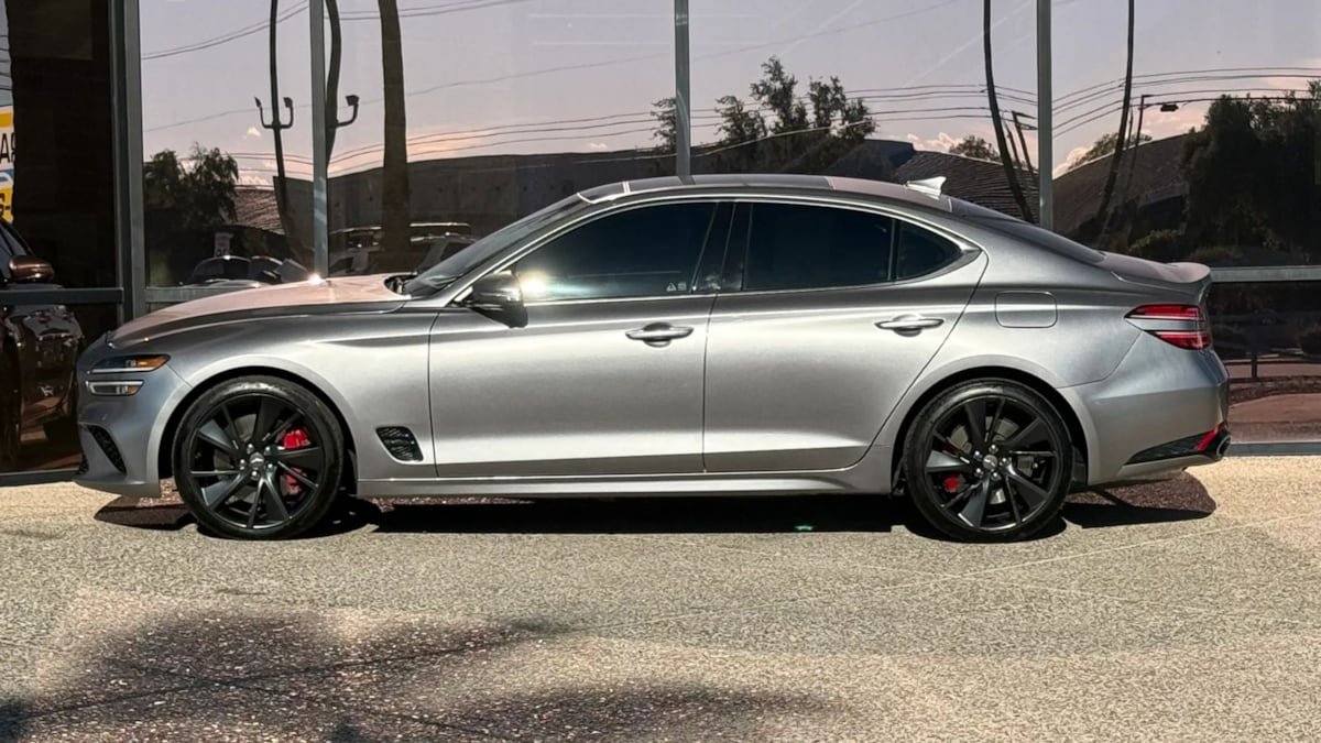 Used 2022 Genesis G70 3.3T w/ Sport Prestige Package AWD/4WD image 4