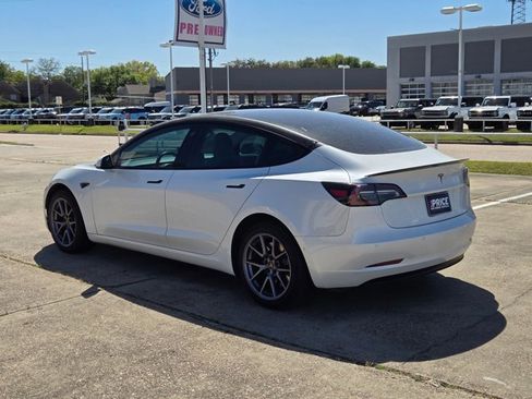 Used 2021 Tesla Model 3 Standard Range Plus image 8