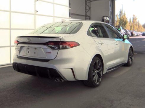 Used 2024 Toyota Corolla XSE FWD image 3