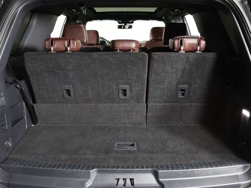 Used 2024 Ford Expedition Limited RWD image 23