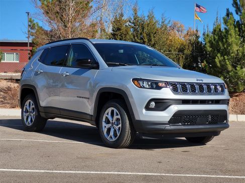 New 2026 Jeep Compass Latitude image 2
