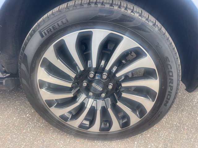 Used 2023 Lincoln Navigator Black Label AWD/4WD image 7