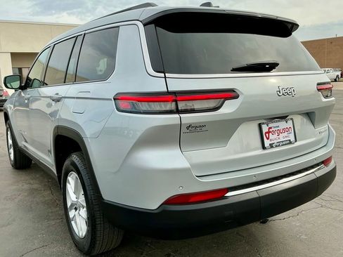 Used 2025 Jeep Grand Cherokee L Laredo image 13