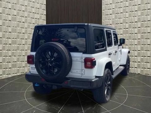Used 2023 Jeep Wrangler Unlimited Sahara w/ Cold Weather Group AWD/4WD image 7