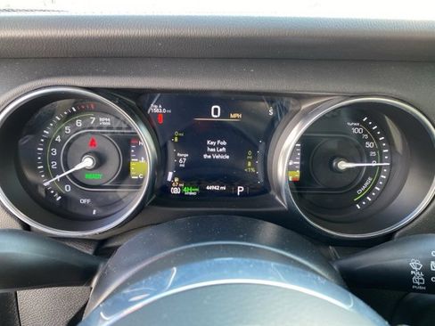 Used 2022 Jeep Wrangler Unlimited Sahara w/ Cold Weather Group image 20