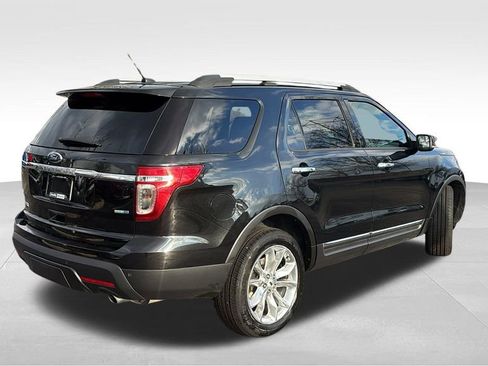 Used 2015 Ford Explorer XLT w/ Equipment Group 202B image 7