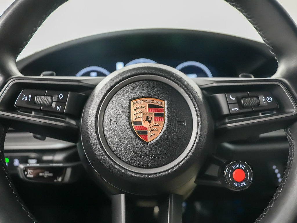 Used 2025 Porsche 911 Carrera RWD image 24