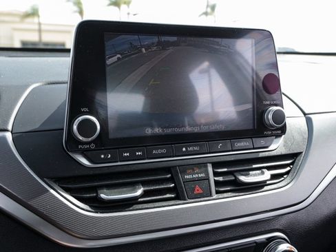 Used 2024 Nissan Altima 2.5 SR FWD image 29