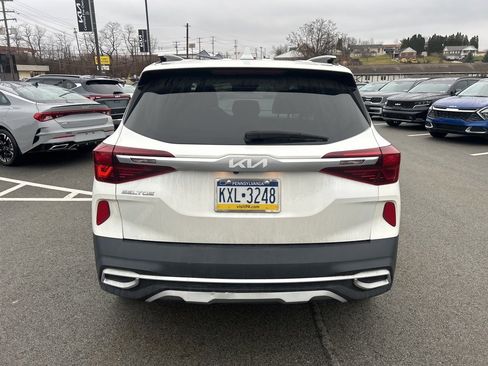 Certified 2022 Kia Seltos EX image 5
