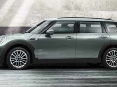 Used 2017 MINI Cooper Clubman FWD image 1