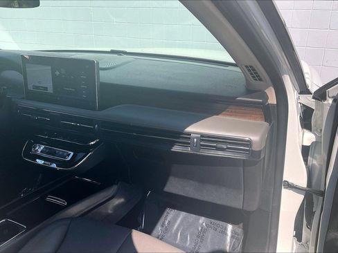 Used 2023 Lincoln Corsair Reserve w/ Equipment Group 201A AWD/4WD image 21