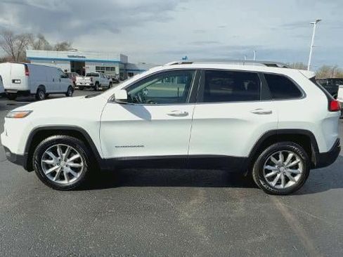 Used 2018 Jeep Cherokee Limited w/ Technology Group image 5