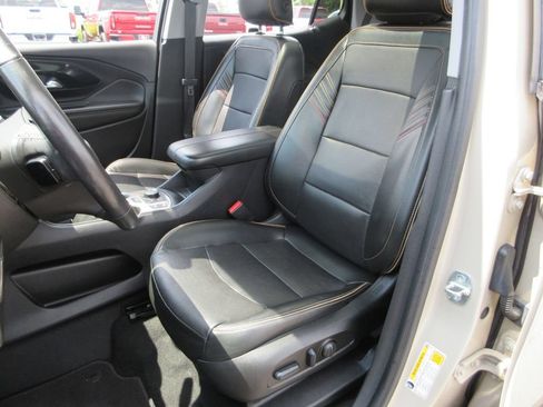 Certified 2022 GMC Terrain AT4 w/ Infotainment Package II AWD/4WD image 22