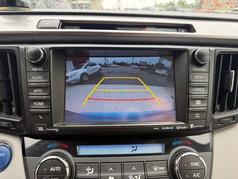 Used 2016 Toyota RAV4 Limited AWD/4WD image 21