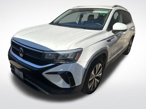 Used 2022 Volkswagen Taos SE image 4