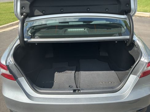 Used 2020 Toyota Camry LE FWD image 31