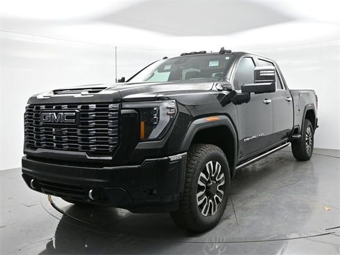 Used 2025 GMC Sierra 2500 Denali Ultimate image 3