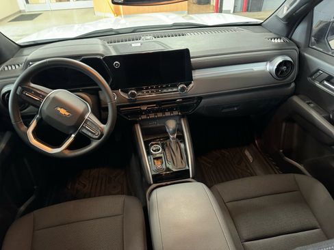 Used 2024 Chevrolet Colorado LT w/ LT Convenience Package II image 12
