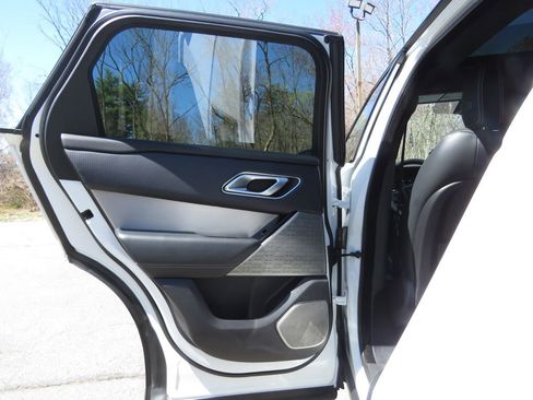 Used 2021 Land Rover Range Rover Velar R-Dynamic S AWD/4WD image 19