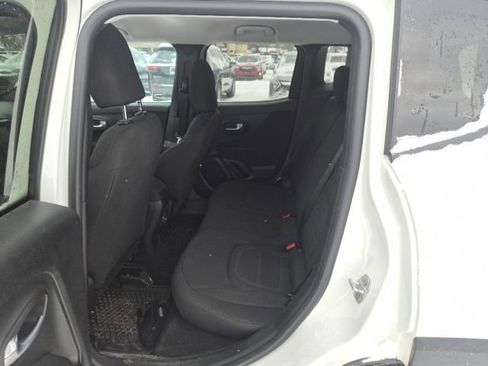 Used 2019 Jeep Renegade Latitude w/ Cold Weather Group image 13