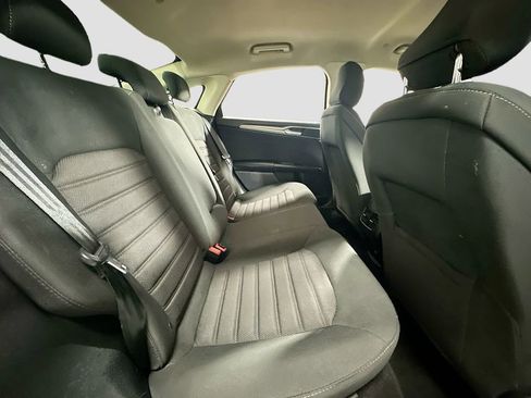 Used 2020 Ford Fusion SE FWD image 26