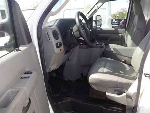 Used 2024 Ford E-450 and Econoline 450 Super Duty w/ Power Windows & Locks Group image 13