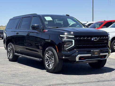 Used 2025 Chevrolet Suburban Z71 AWD/4WD image 1