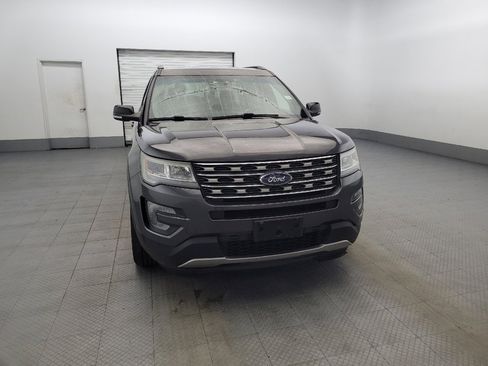Used 2017 Ford Explorer XLT image 14