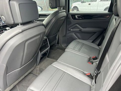 Used 2019 Porsche Cayenne AWD/4WD image 26