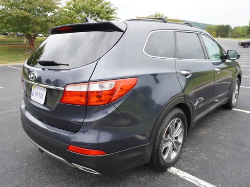 Used 2015 Hyundai Santa Fe GLS image 7