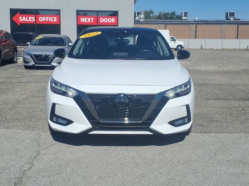 Used 2022 Nissan Sentra SR image 2