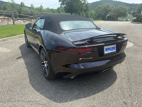 Used 2020 Jaguar F-TYPE Convertible RWD image 11