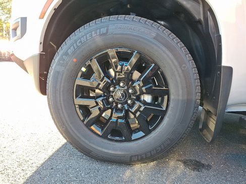 New 2026 Nissan Frontier SV w/ SV Convenience Package image 4