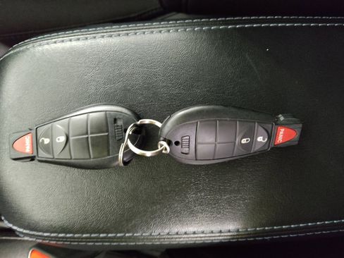 Used 2019 Jeep Cherokee Latitude w/ Popular Appearance Group image 32