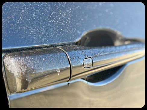 Used 2024 Chrysler Pacifica Touring-L image 20