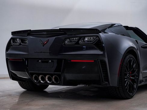 Used 2017 Chevrolet Corvette Z06 w/ Battery Protection Package image 14