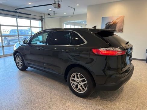 Used 2024 Ford Edge SEL w/ Convenience Package AWD/4WD image 4
