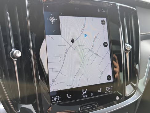 Used 2022 Volvo S60 T8 R-Design image 27