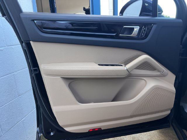 Used 2019 Porsche Cayenne AWD/4WD image 10