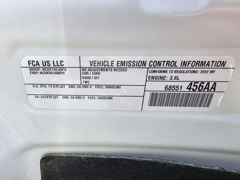 Used 2022 Chrysler Pacifica Touring-L FWD image 21