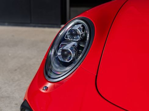 Used 2018 Porsche 911 Turbo image 22