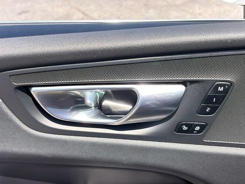 Certified 2023 Volvo XC60 B5 Core w/ Climate Package AWD/4WD image 11