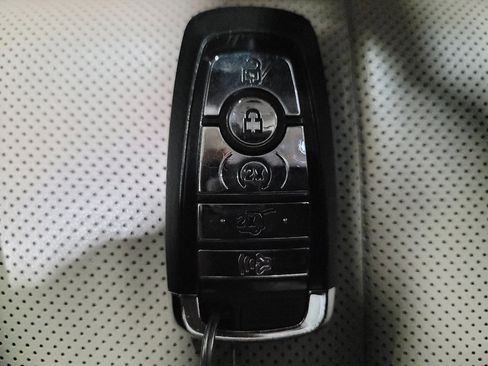 Used 2021 Lincoln Corsair w/ Equipment Group 101A image 32