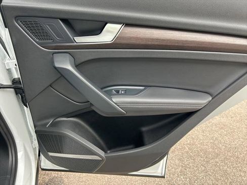 Certified 2024 Audi Q5 e Prestige image 31