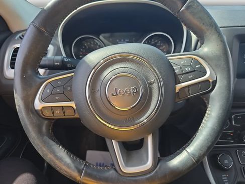 Used 2019 Jeep Compass Latitude w/ Cold Weather Group AWD/4WD image 13