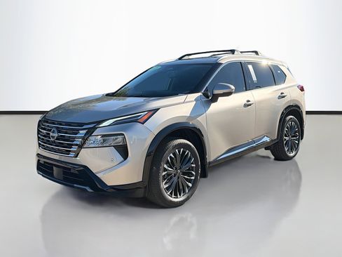 Used 2025 Nissan Rogue Platinum image 7