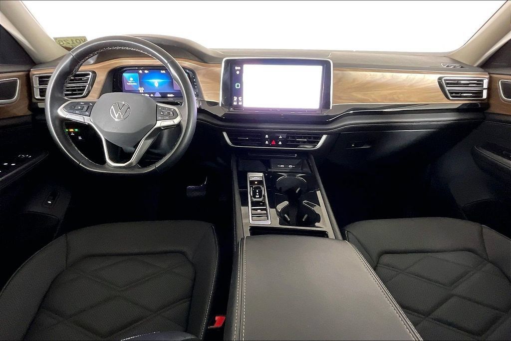 Used 2024 Volkswagen Atlas SE FWD image 15